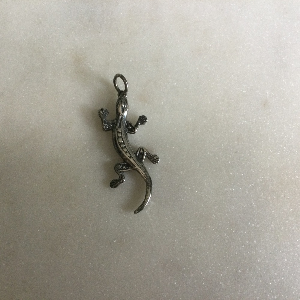Silver Vintage Lizard Necklace Pendant